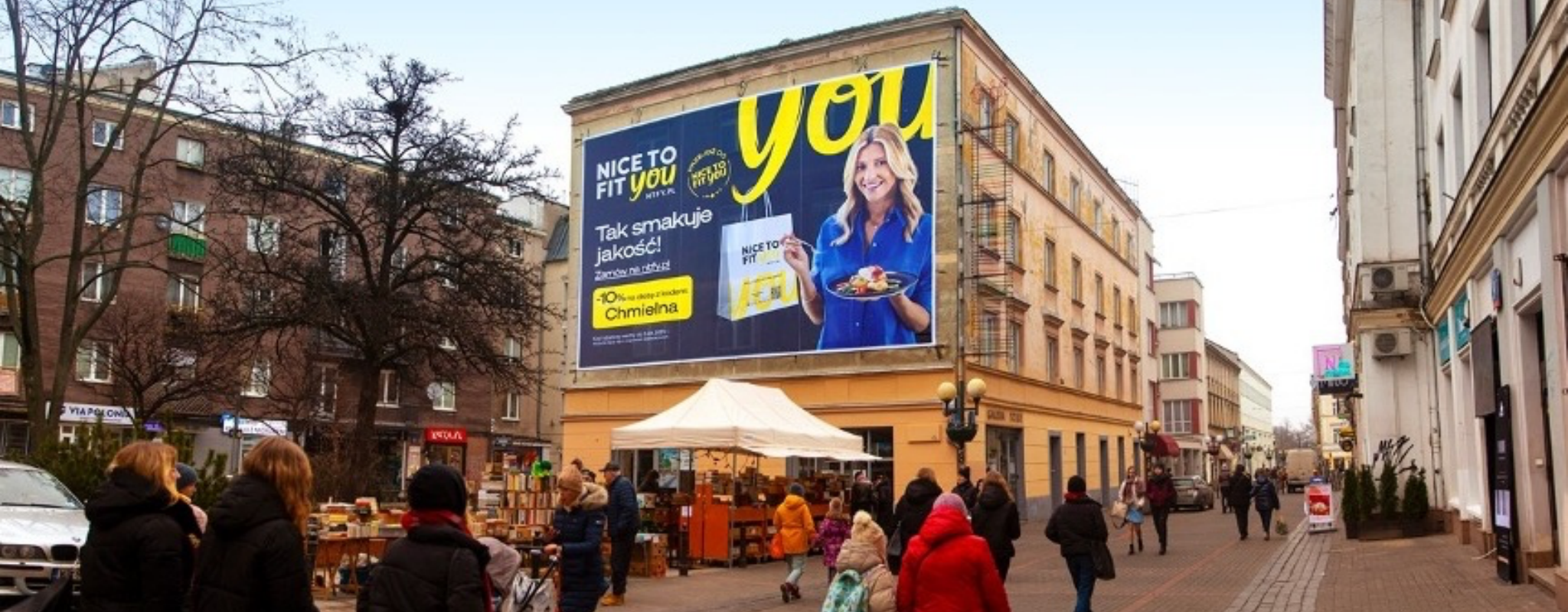 Reklama na Chmielnej w Warszawie
