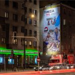Reklama na Wolskiej w Warszawie