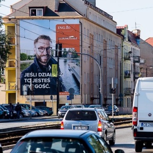 reklama na jegiellońskiej w Bydgoszczy